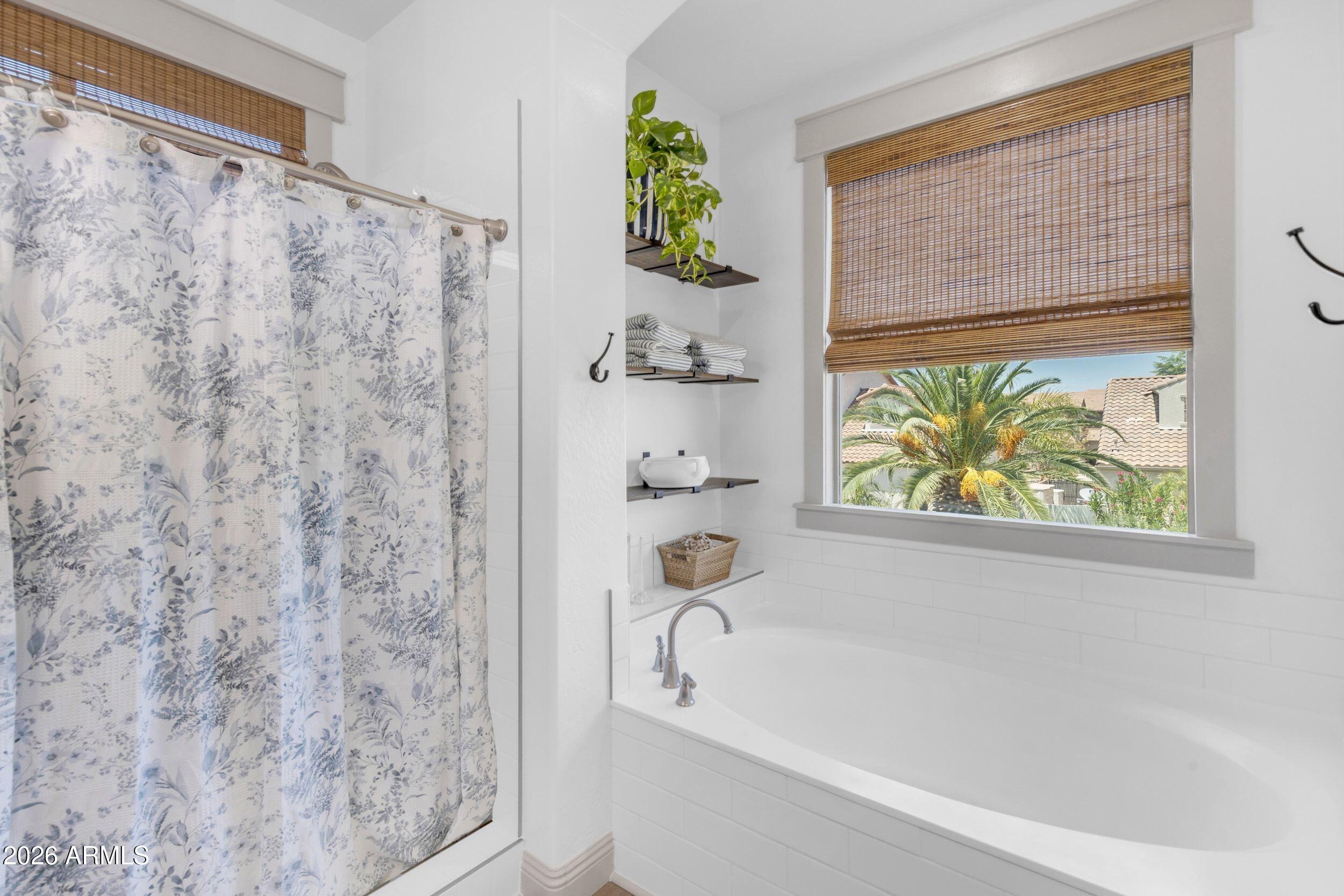 3076 E VALLEJO Drive