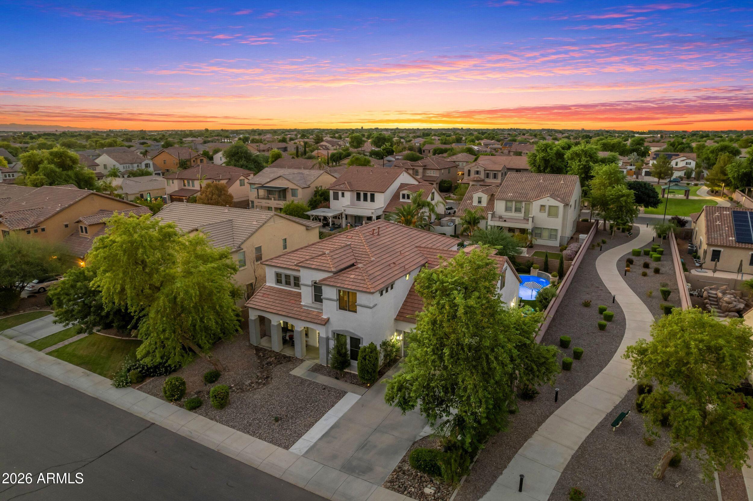 3076 E VALLEJO Drive
