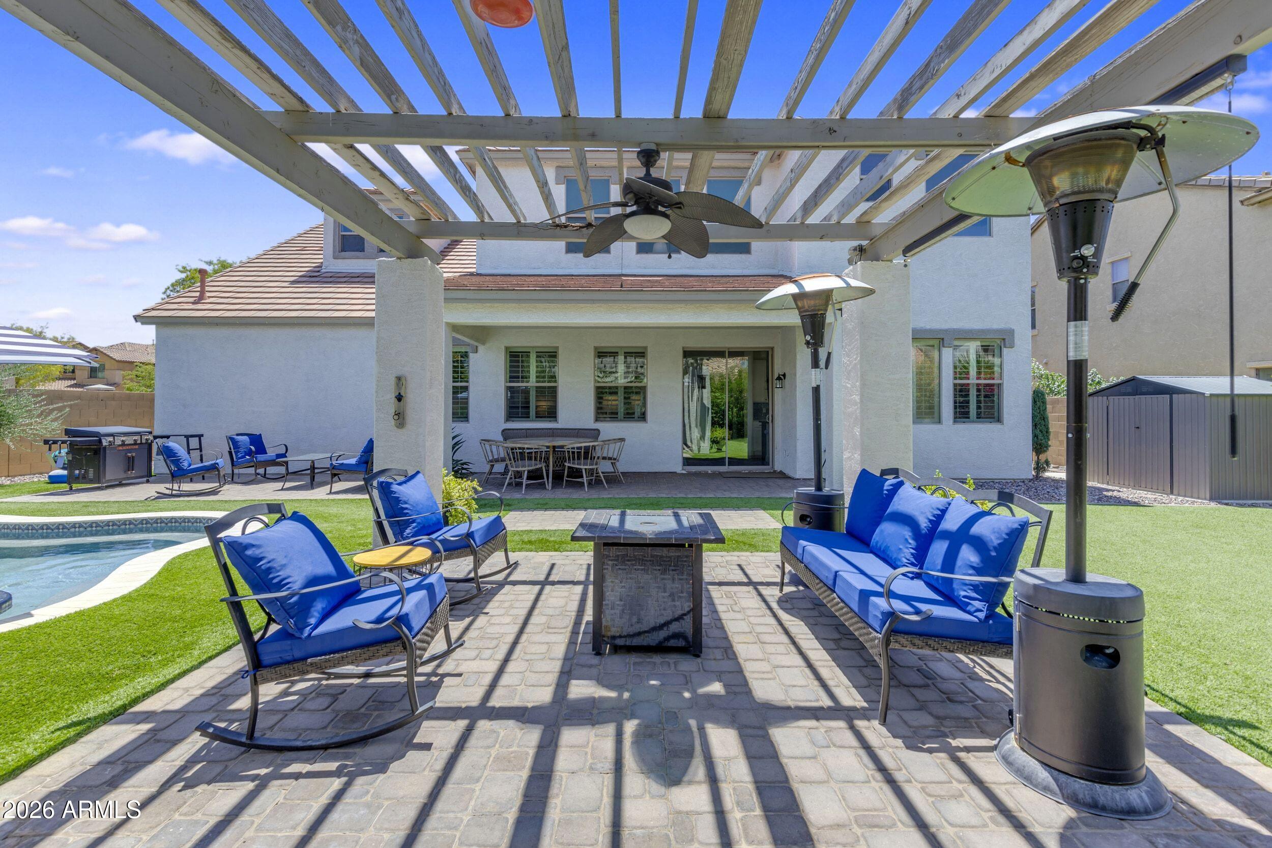3076 E VALLEJO Drive
