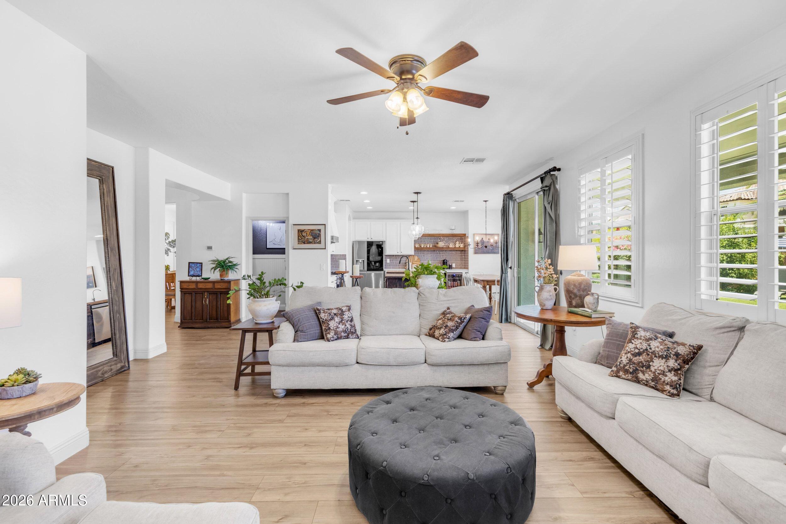 3076 E VALLEJO Drive