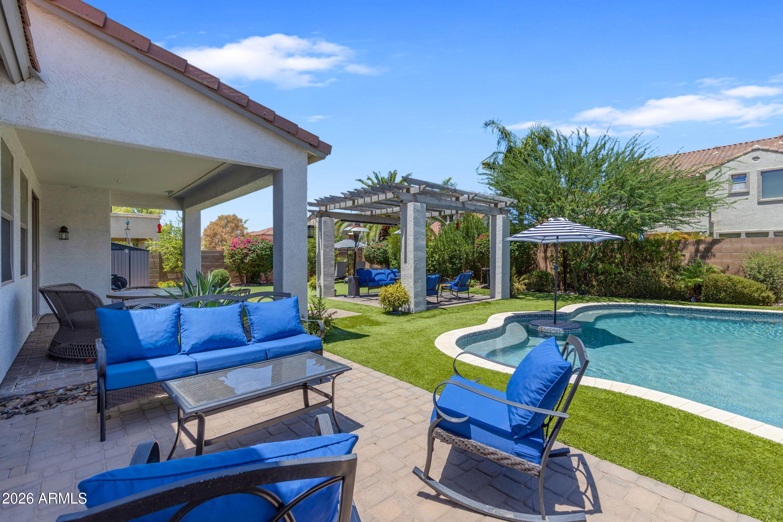 3076 E VALLEJO Drive
