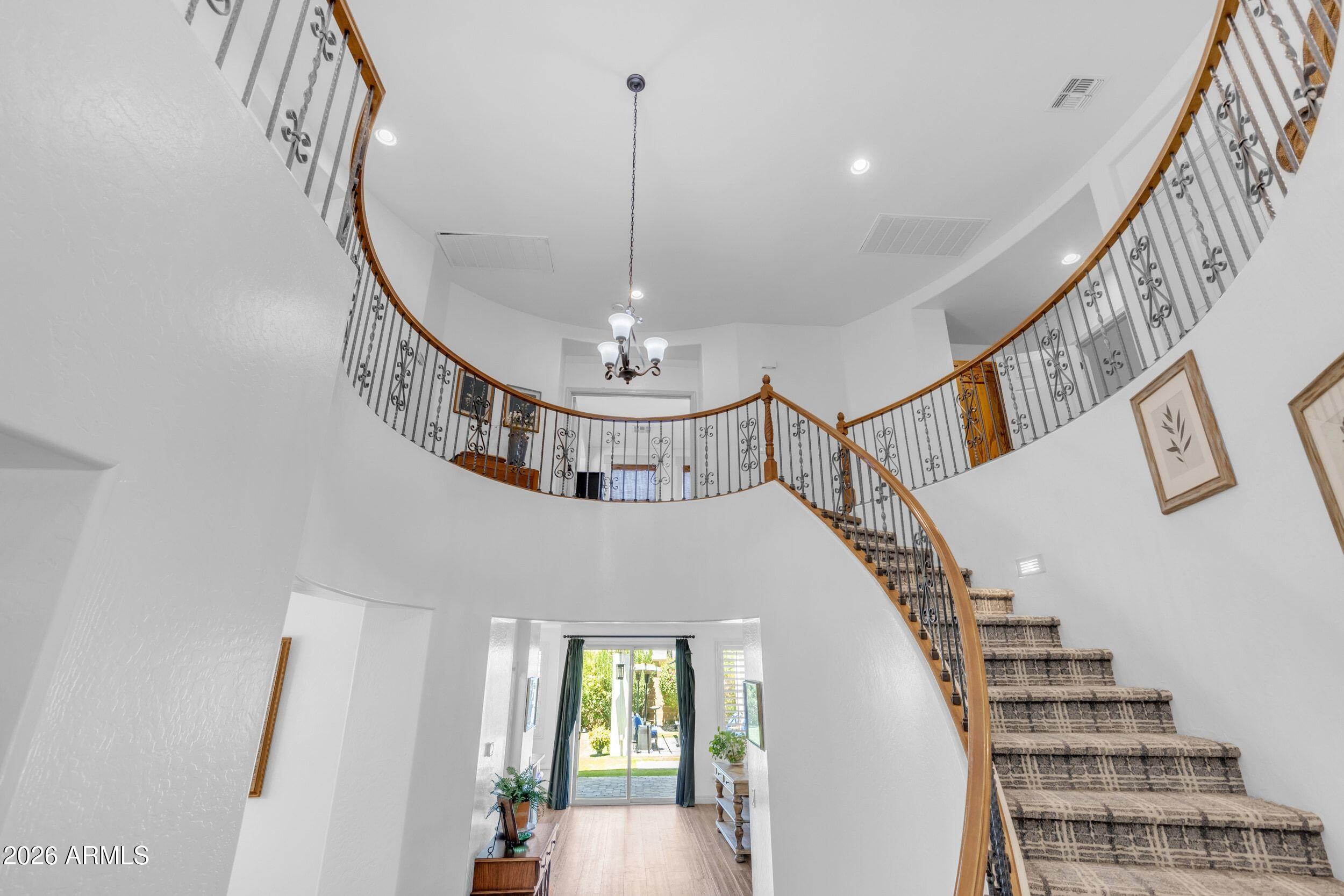 3076 E VALLEJO Drive