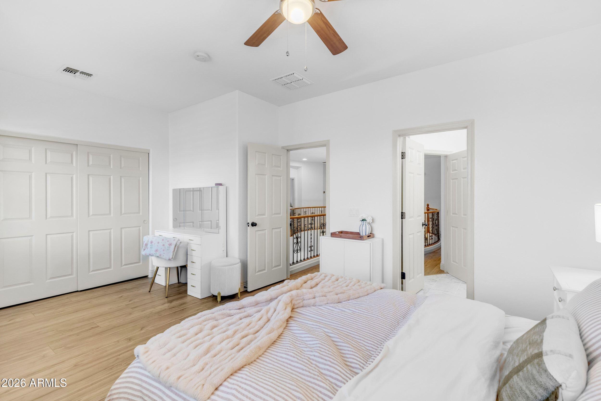3076 E VALLEJO Drive