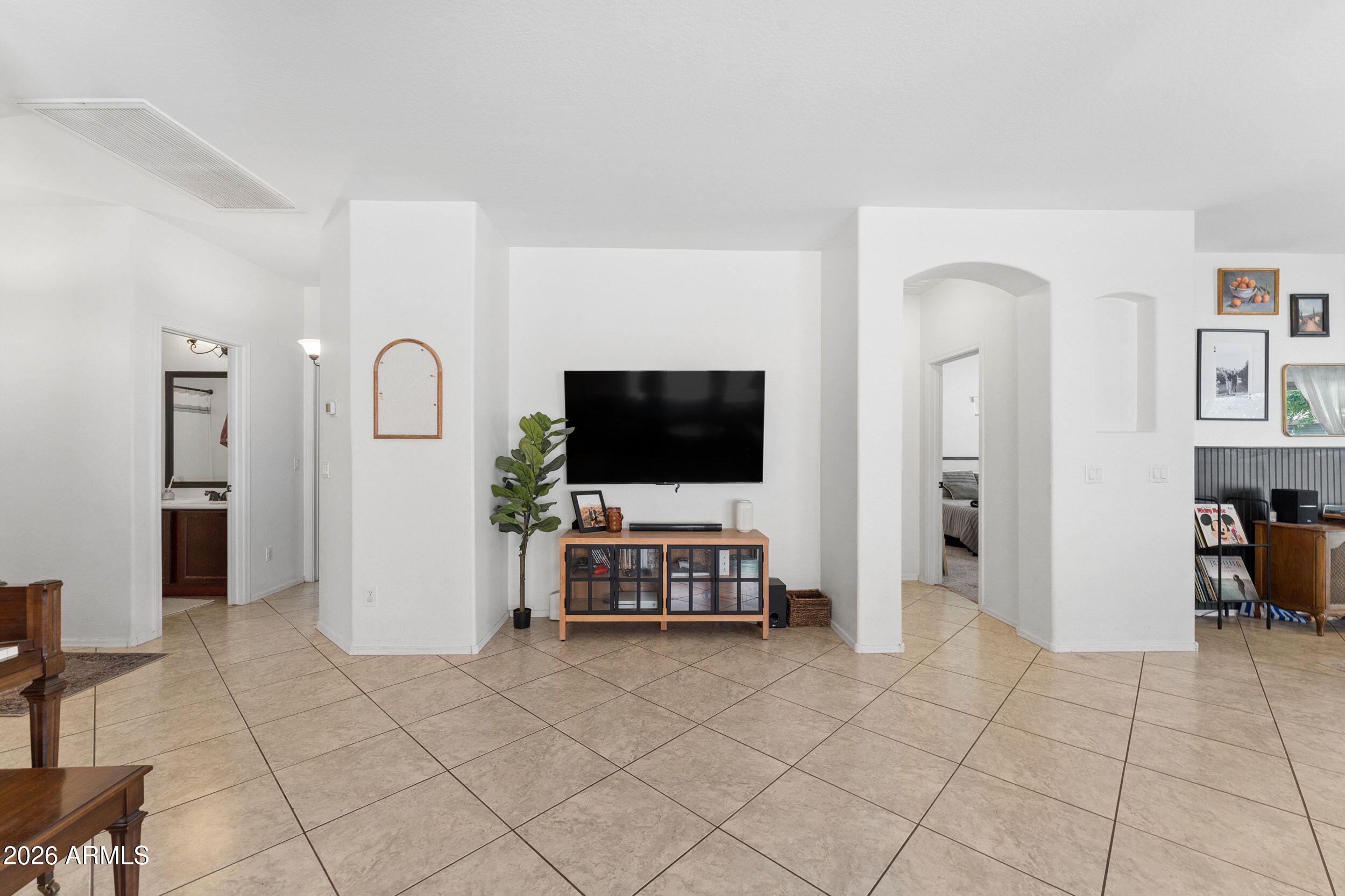 1404 W SANTA GERTRUDIS Trail