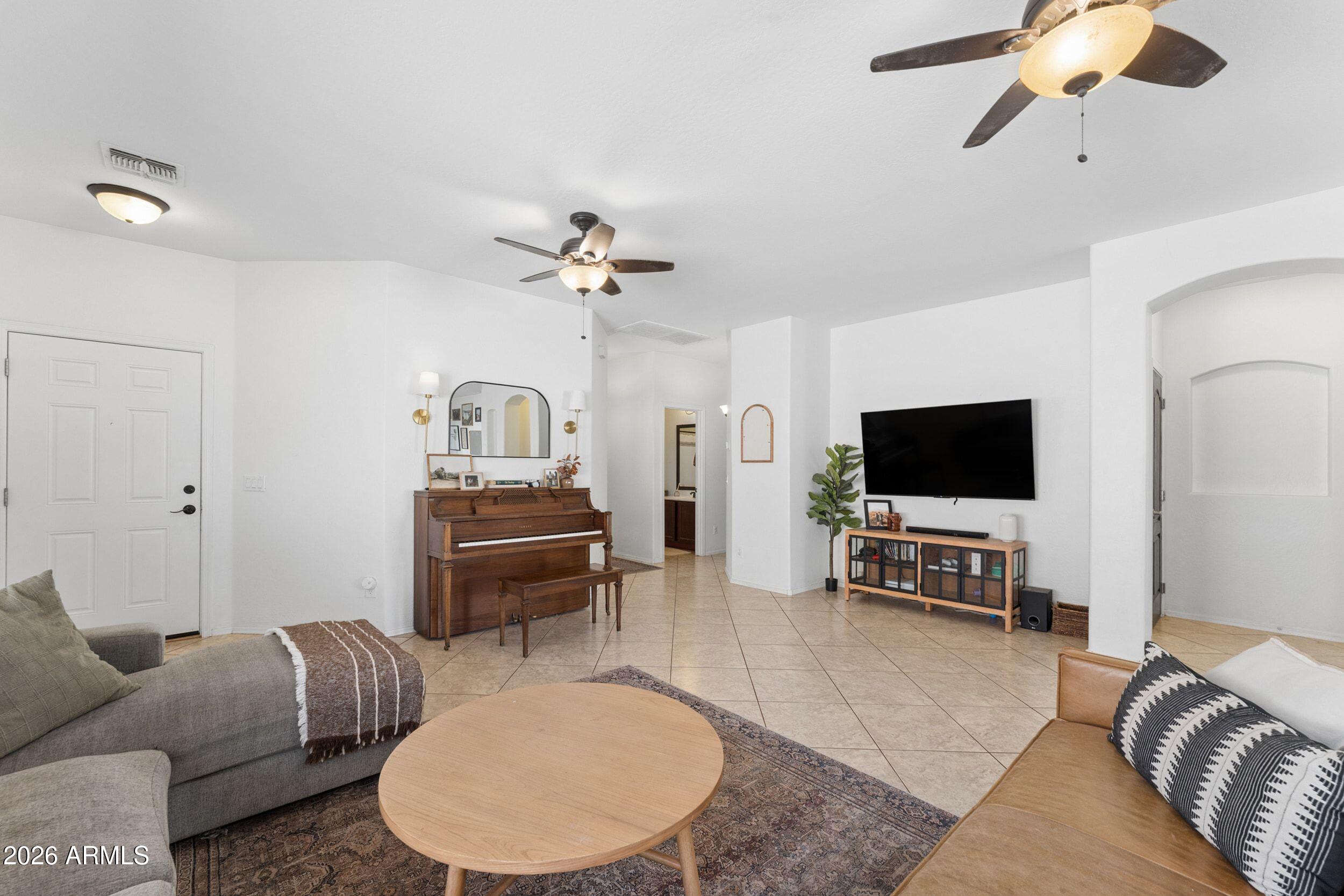 1404 W SANTA GERTRUDIS Trail