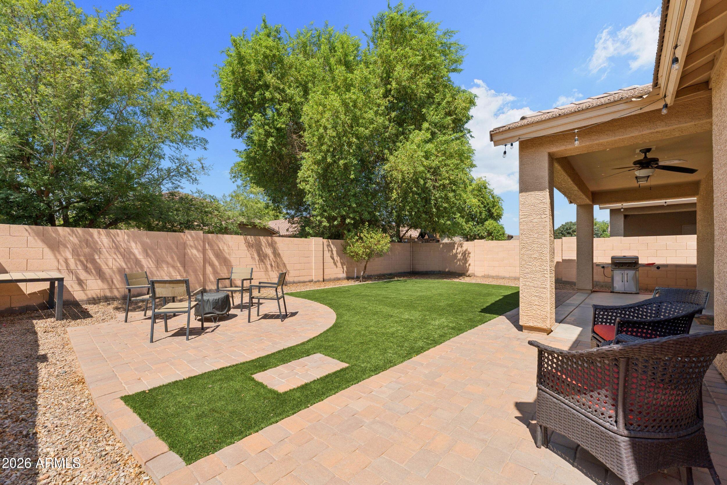 1404 W SANTA GERTRUDIS Trail