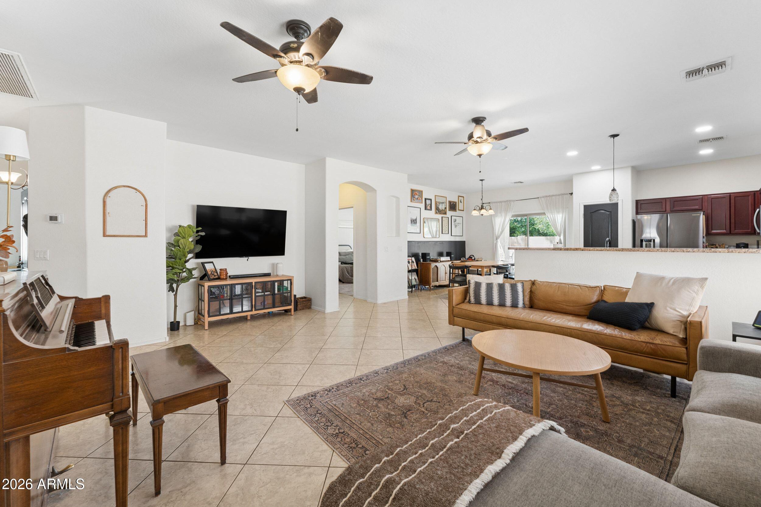 1404 W SANTA GERTRUDIS Trail