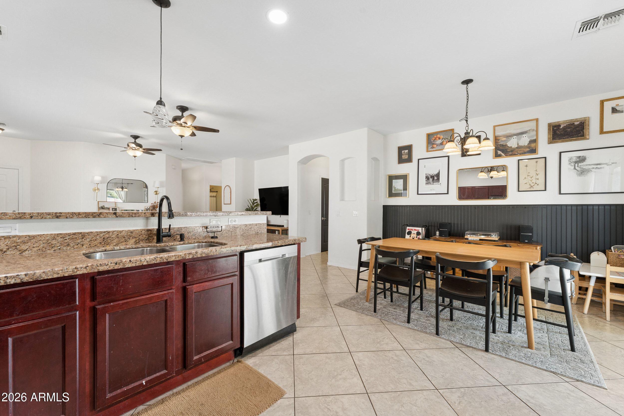 1404 W SANTA GERTRUDIS Trail