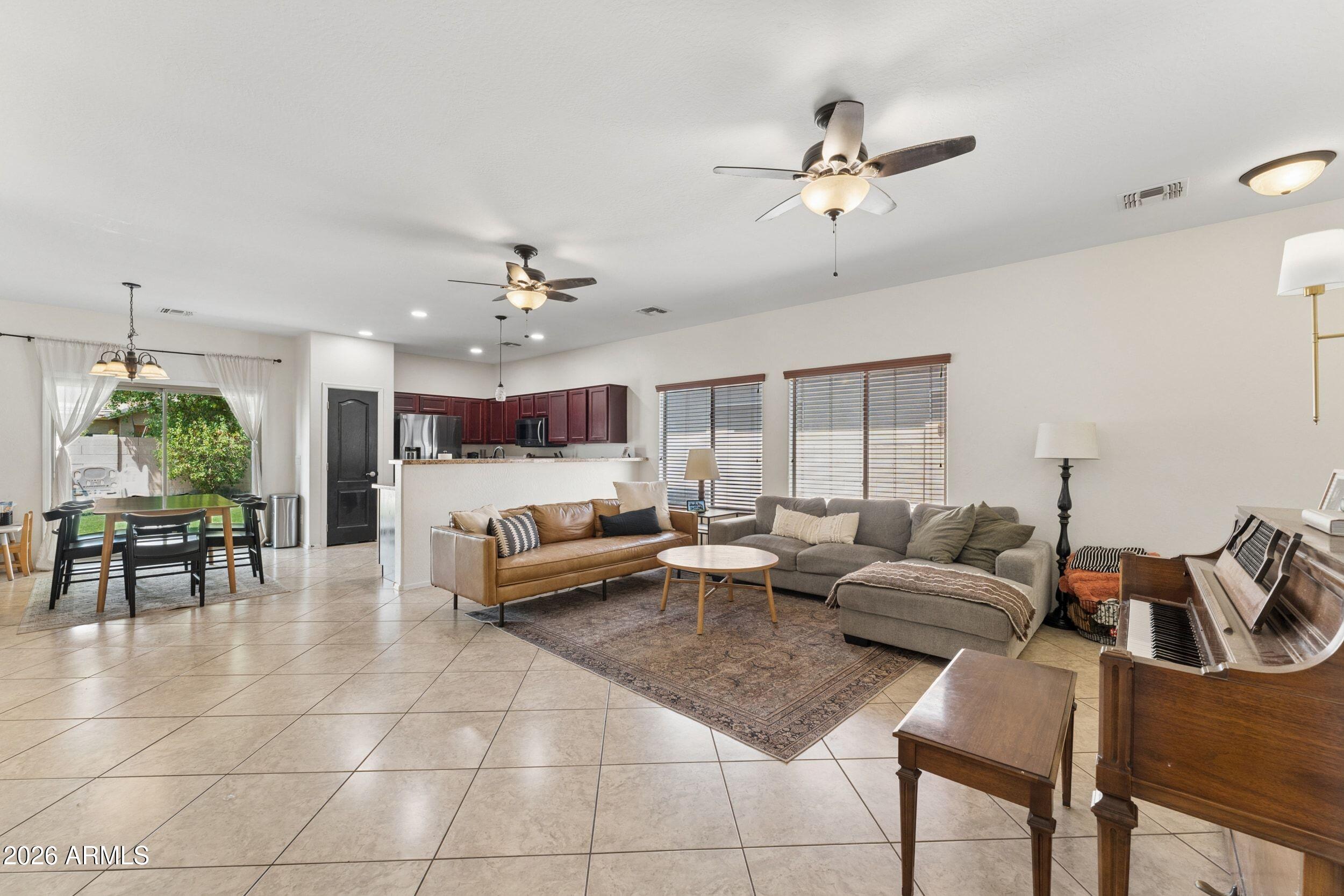 1404 W SANTA GERTRUDIS Trail