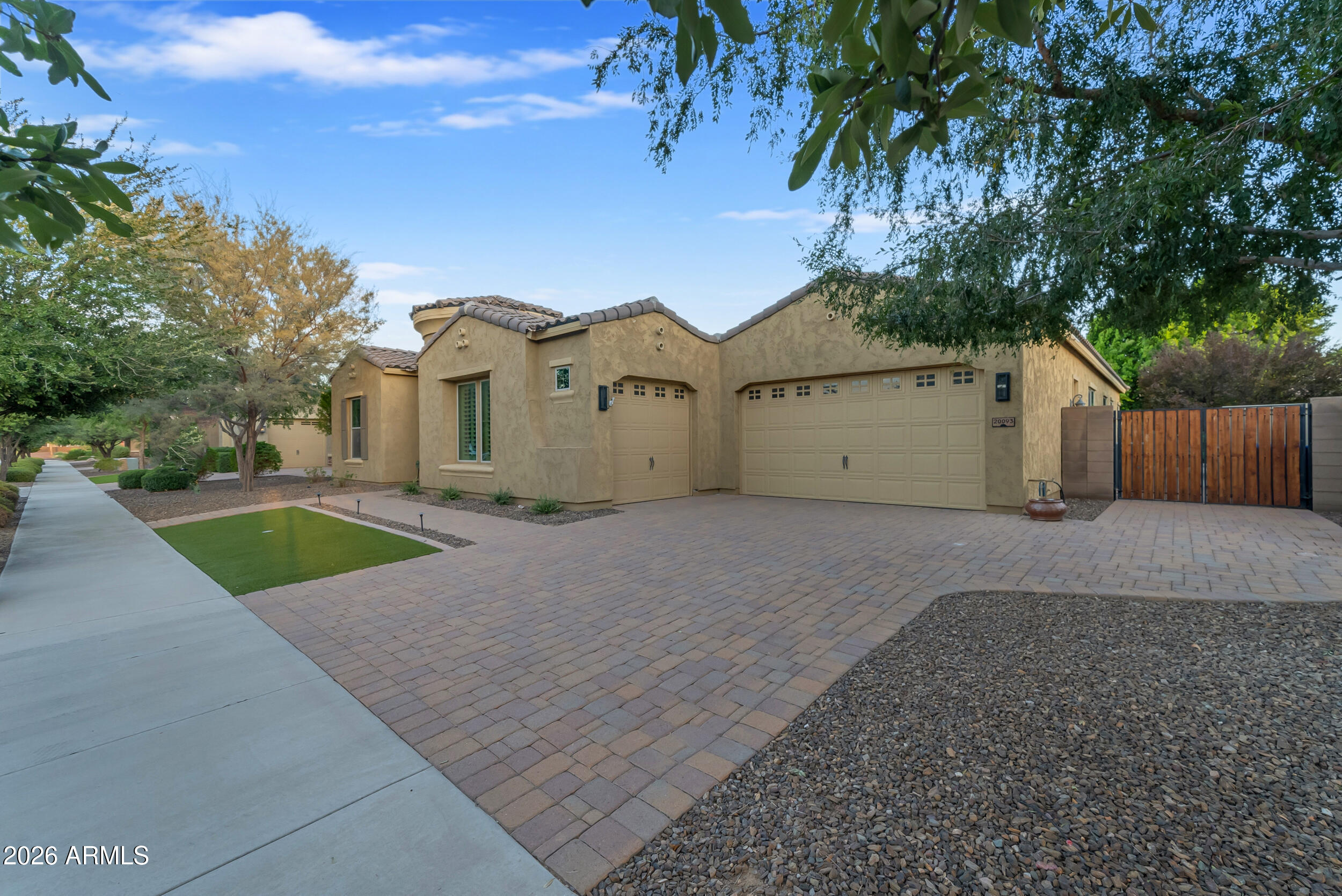 20093 E QUINTERO Road