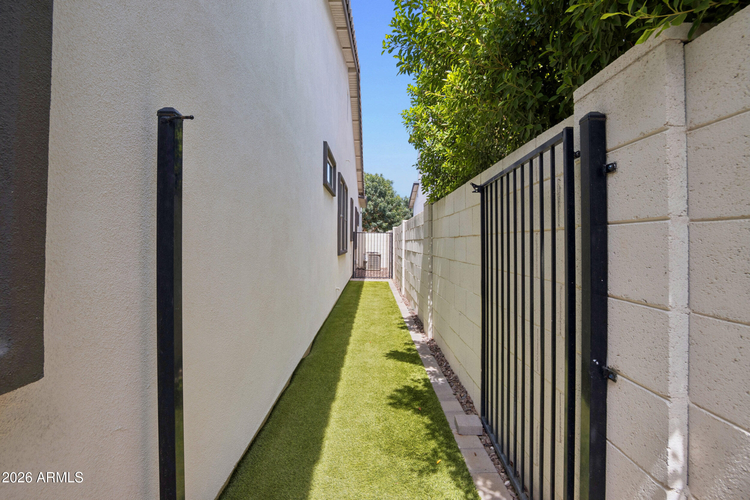 22741 E VIA DEL SOL