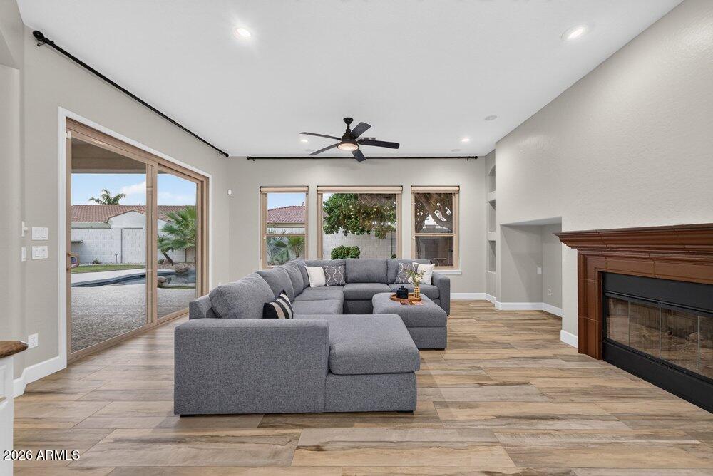 1613 W KAIBAB Drive