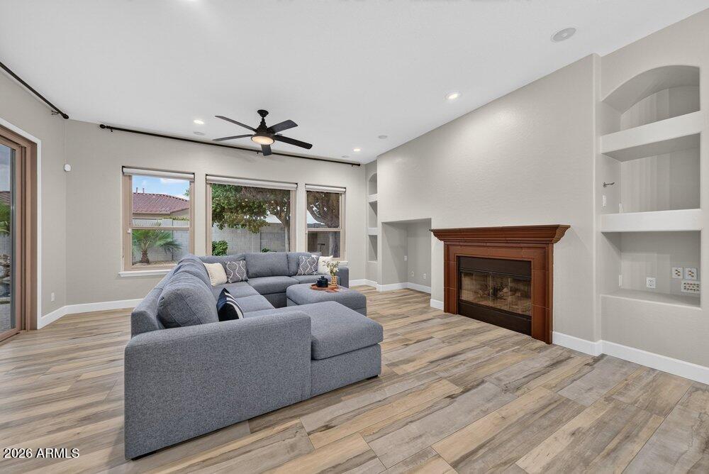 1613 W KAIBAB Drive