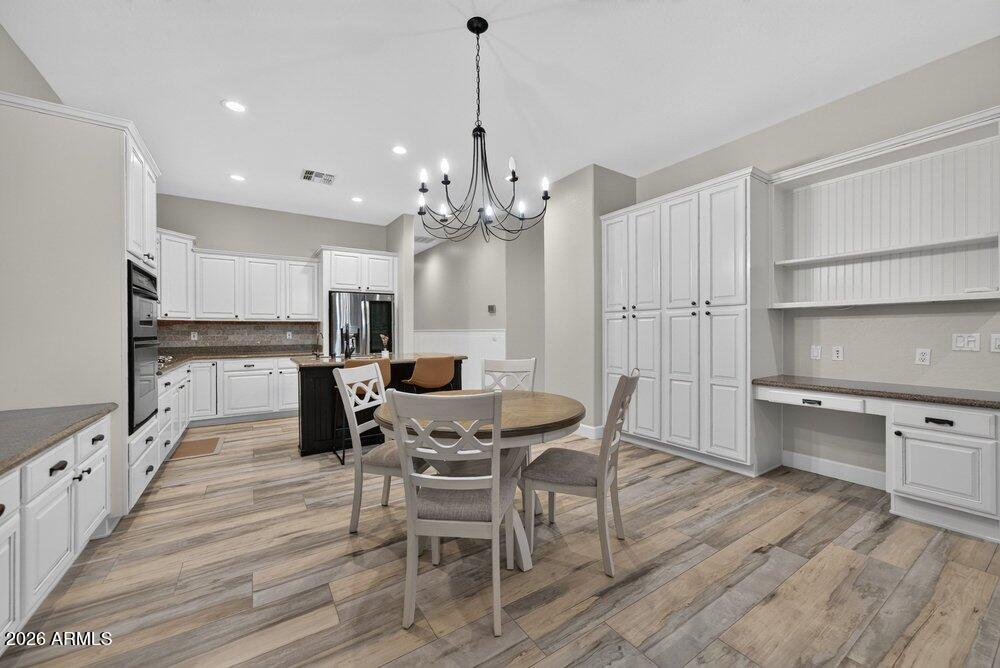 1613 W KAIBAB Drive