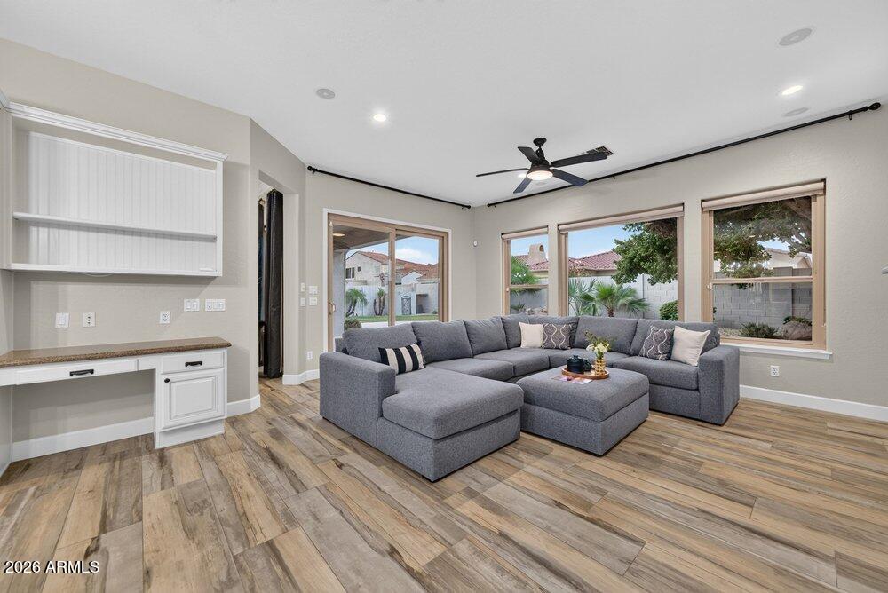 1613 W KAIBAB Drive