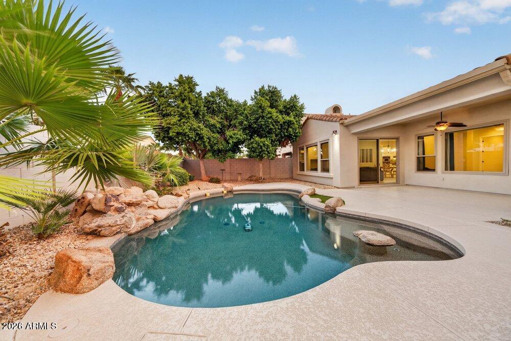1613 W KAIBAB Drive