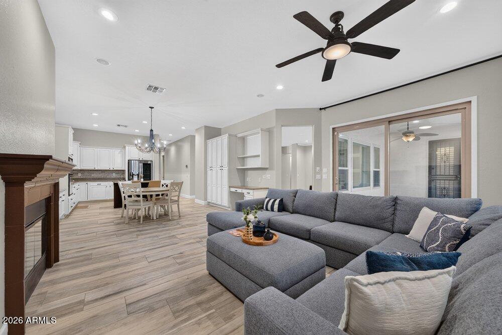 1613 W KAIBAB Drive