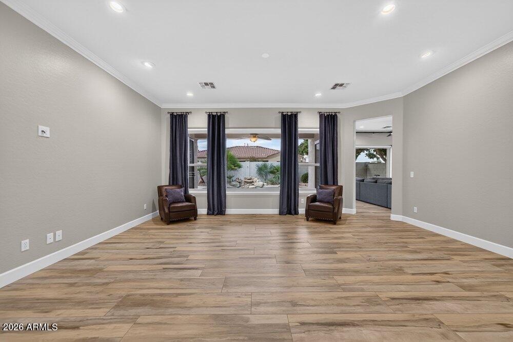 1613 W KAIBAB Drive