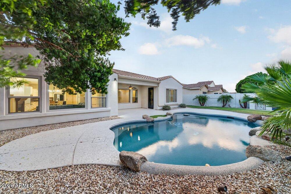 1613 W KAIBAB Drive