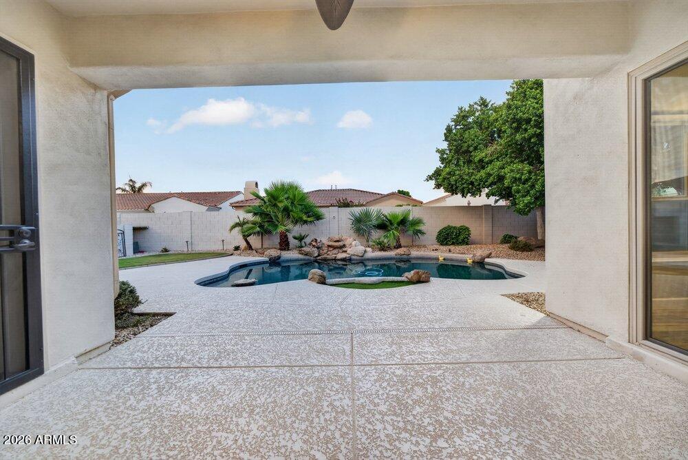 1613 W KAIBAB Drive