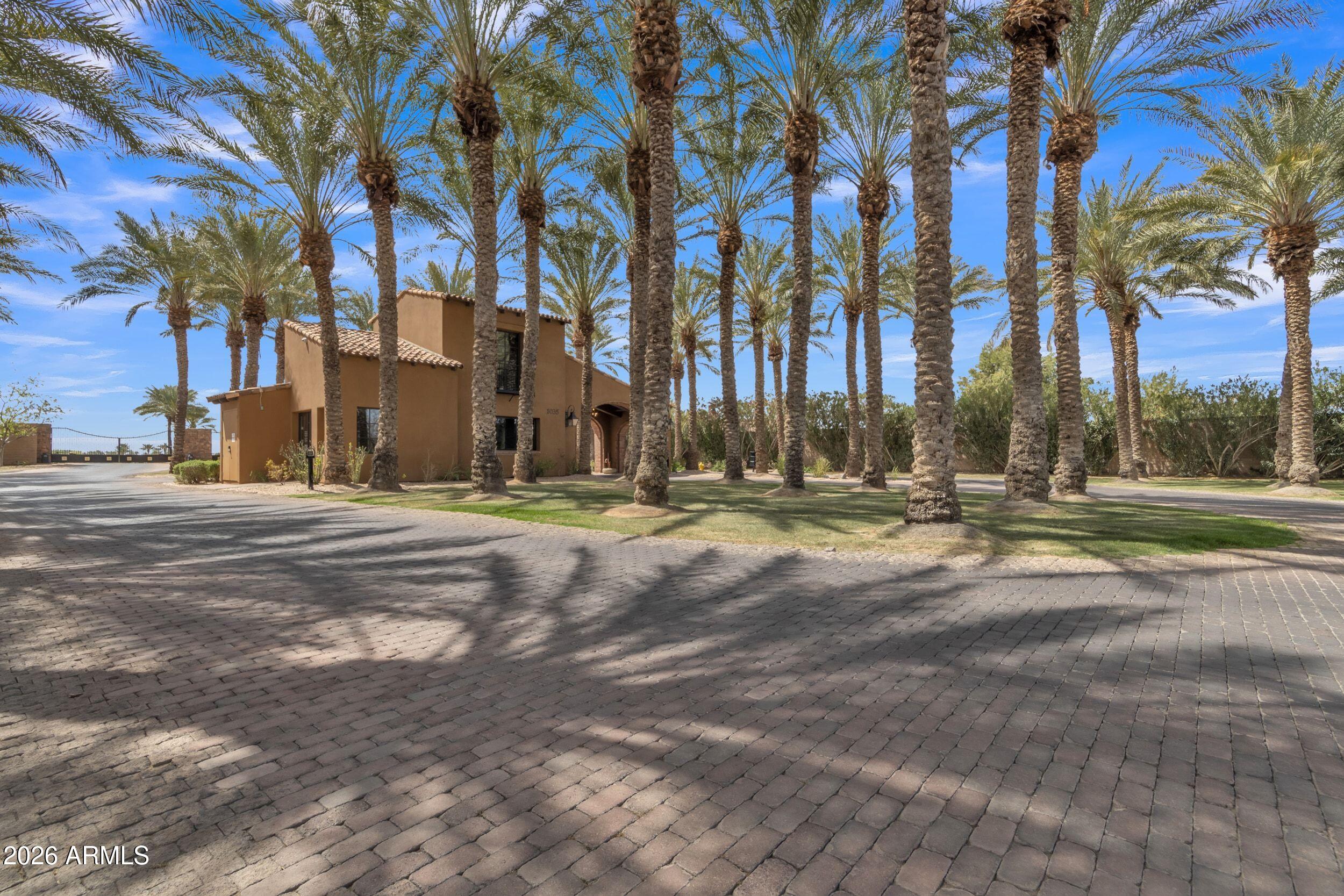 708 E Cobble Stone Drive