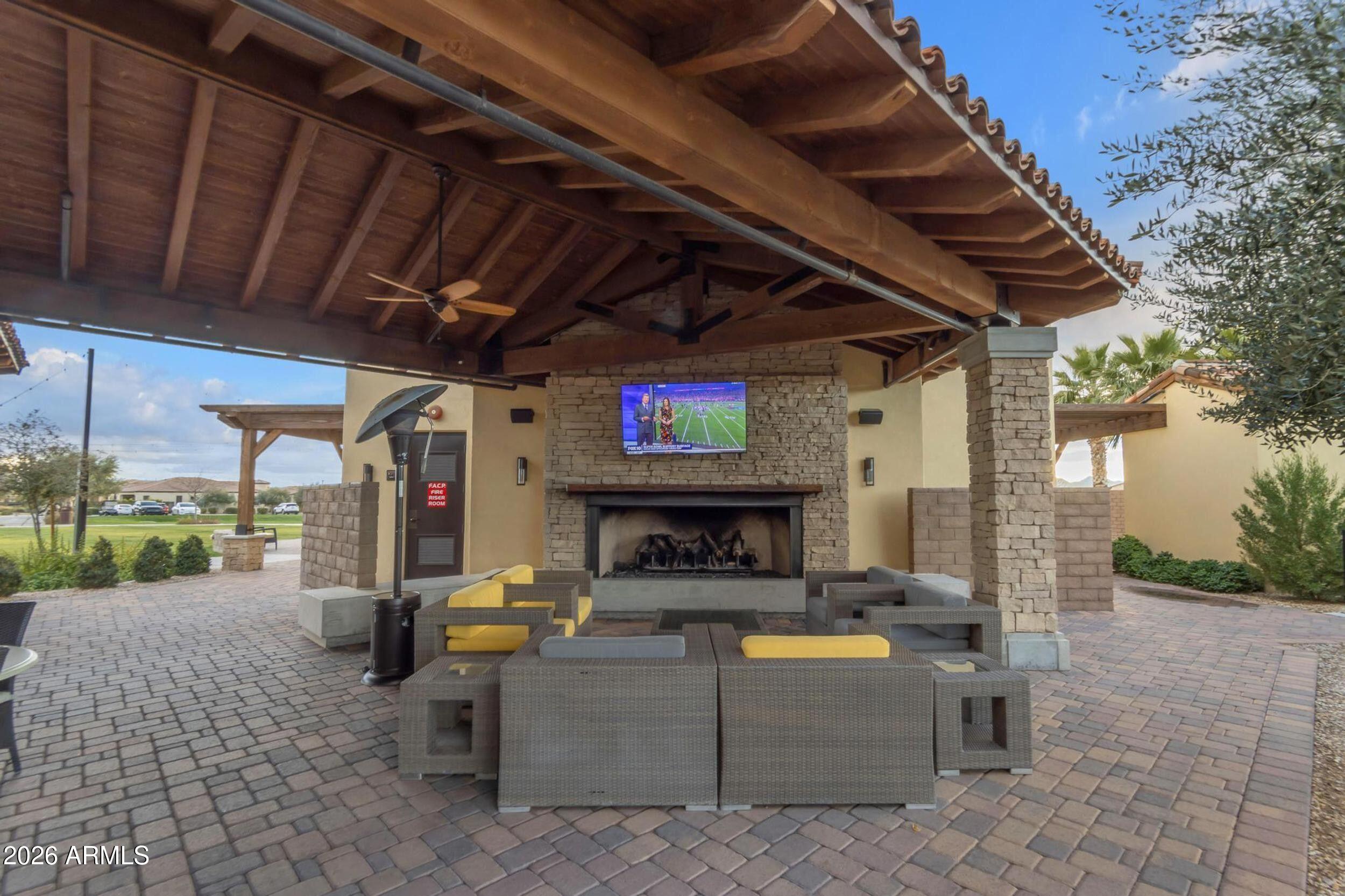 708 E Cobble Stone Drive