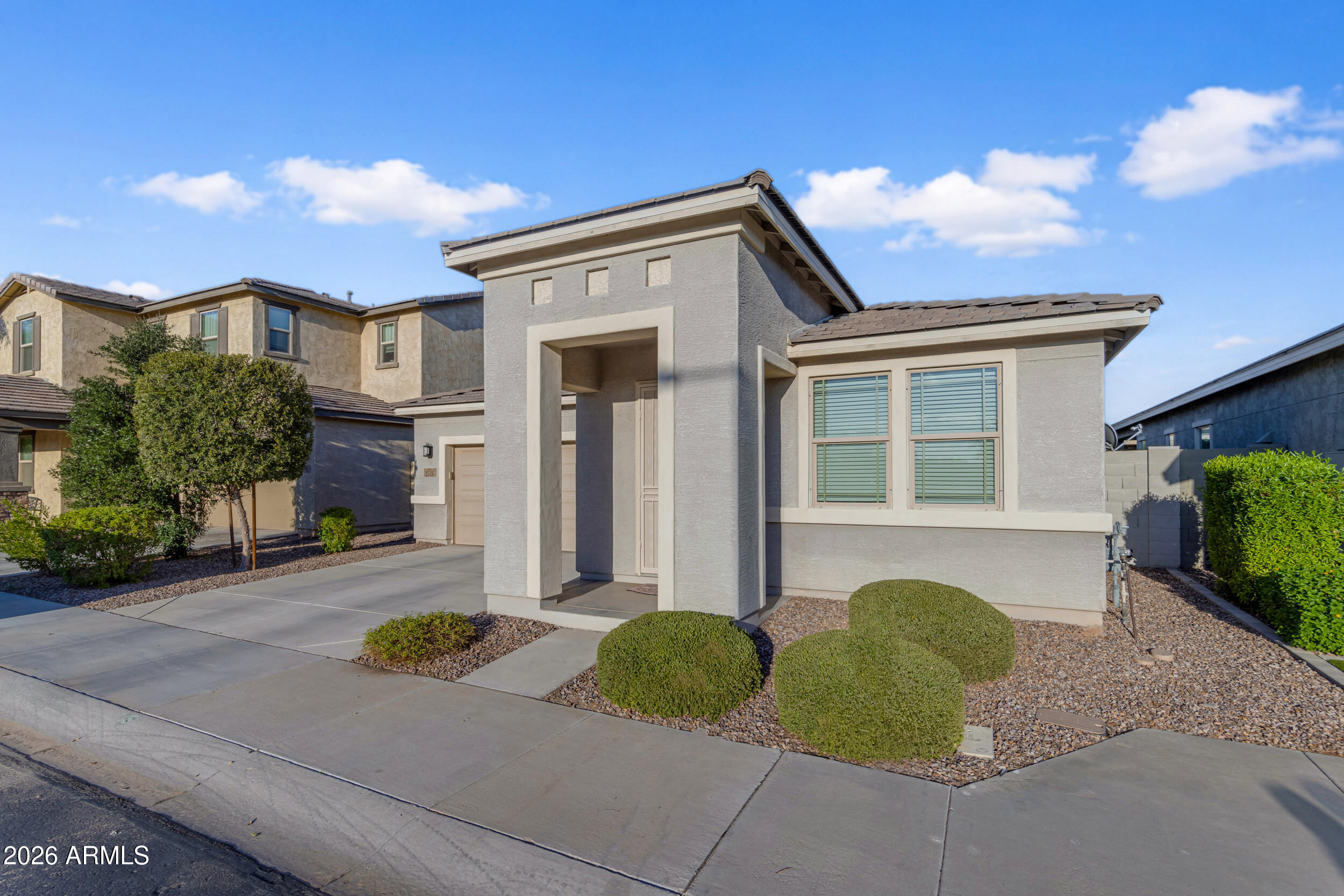 2725 S Eastridge