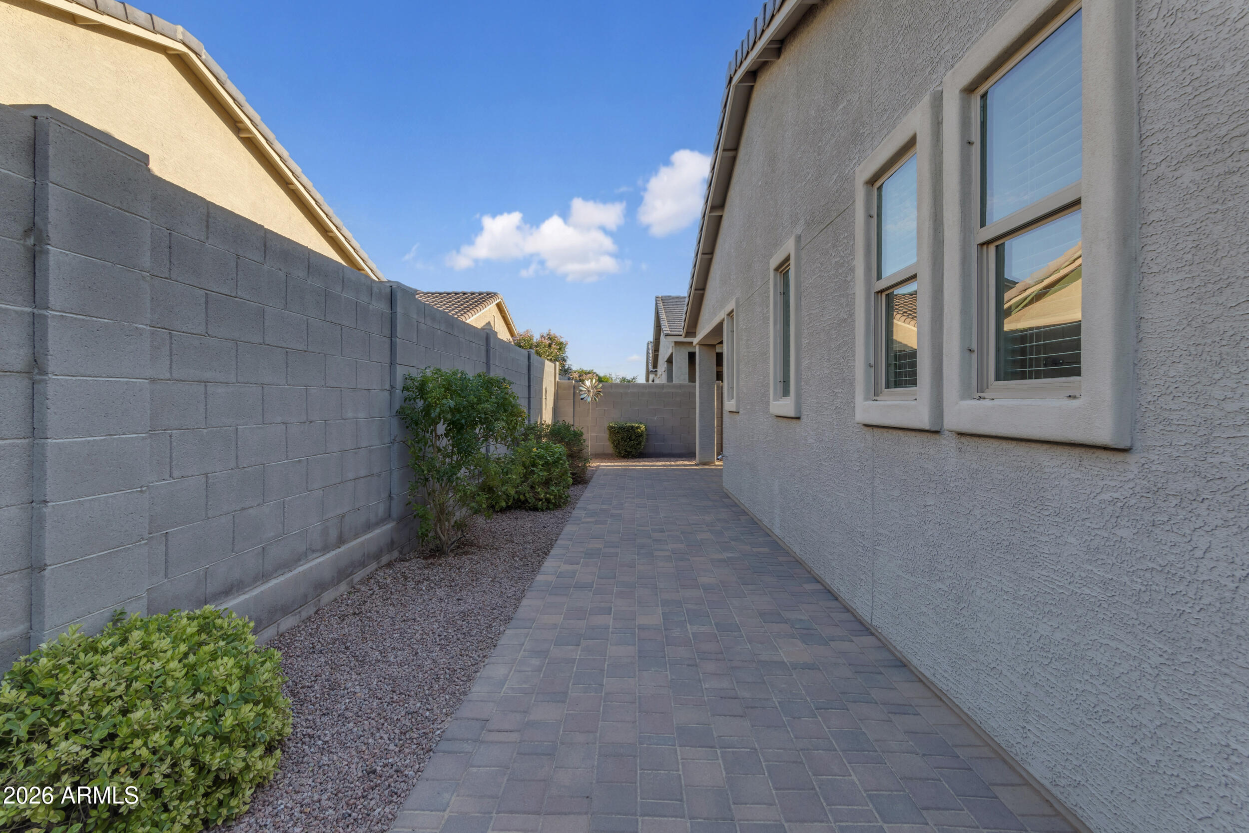 2725 S Eastridge