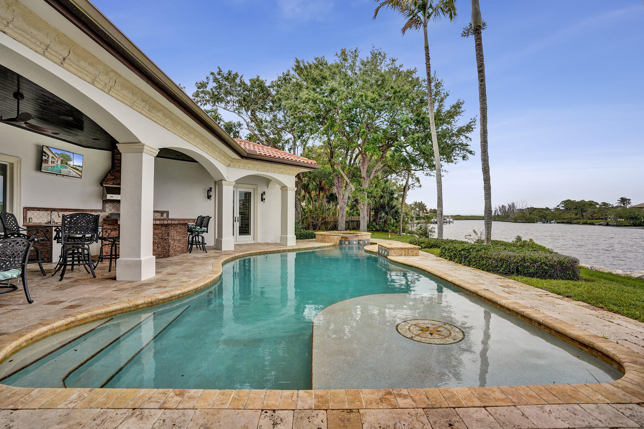 18669 SE Palm Island Lane