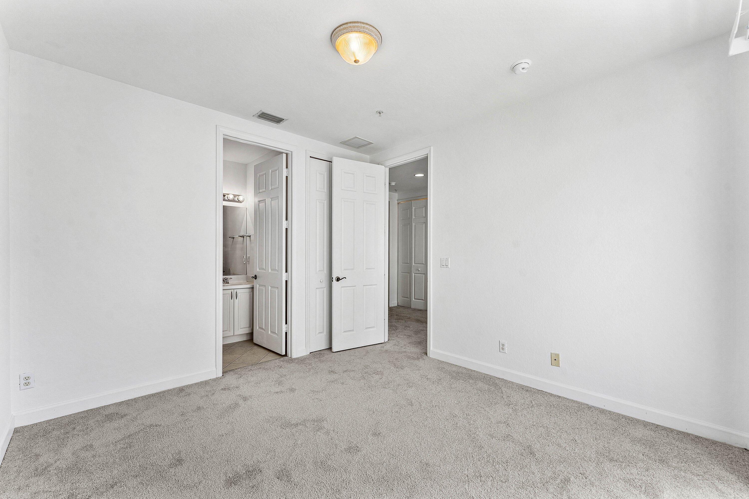 3030 WATERSIDE Circle