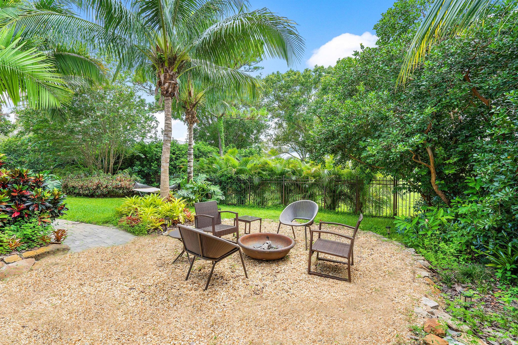 5570 SW Coral Tree Lane