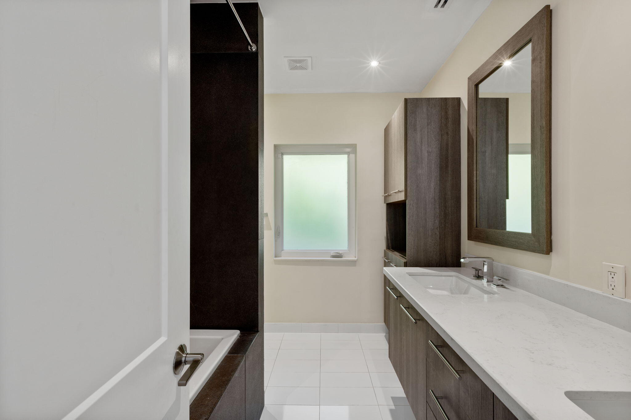 80 Spoonbill Road