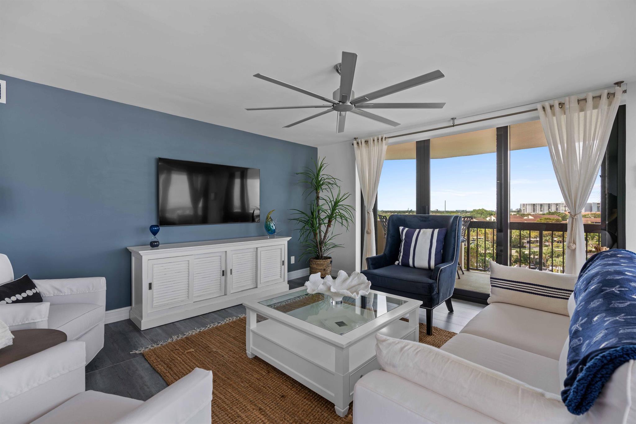 108 Lakeshore Drive 839