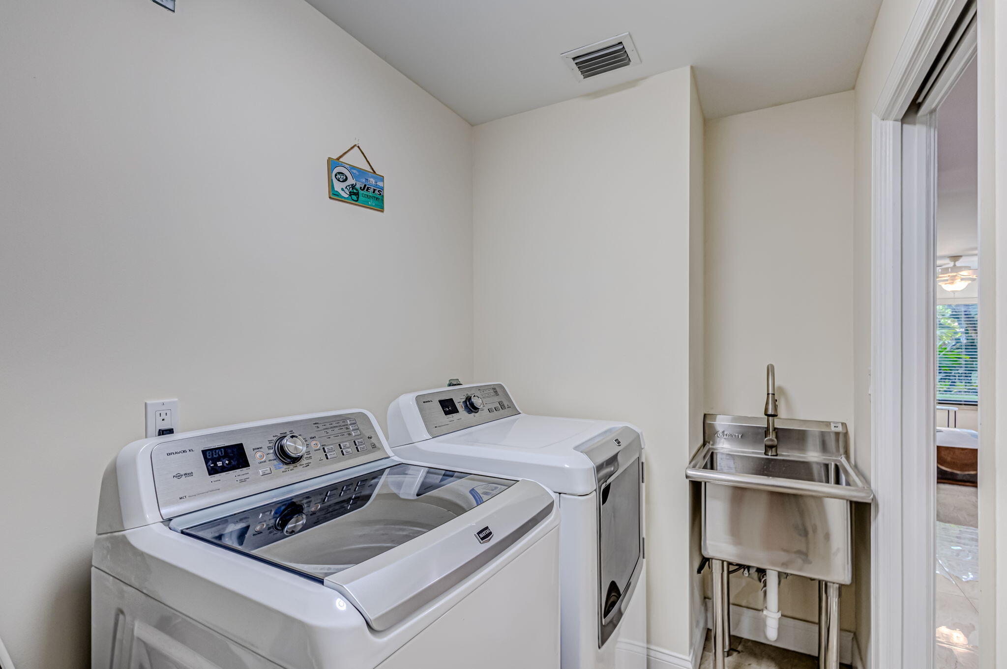 1 Bannock Road