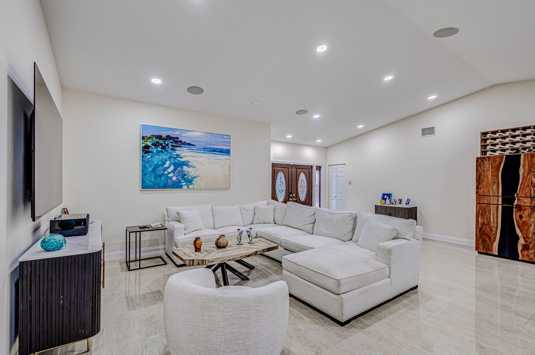 1 Bannock Road