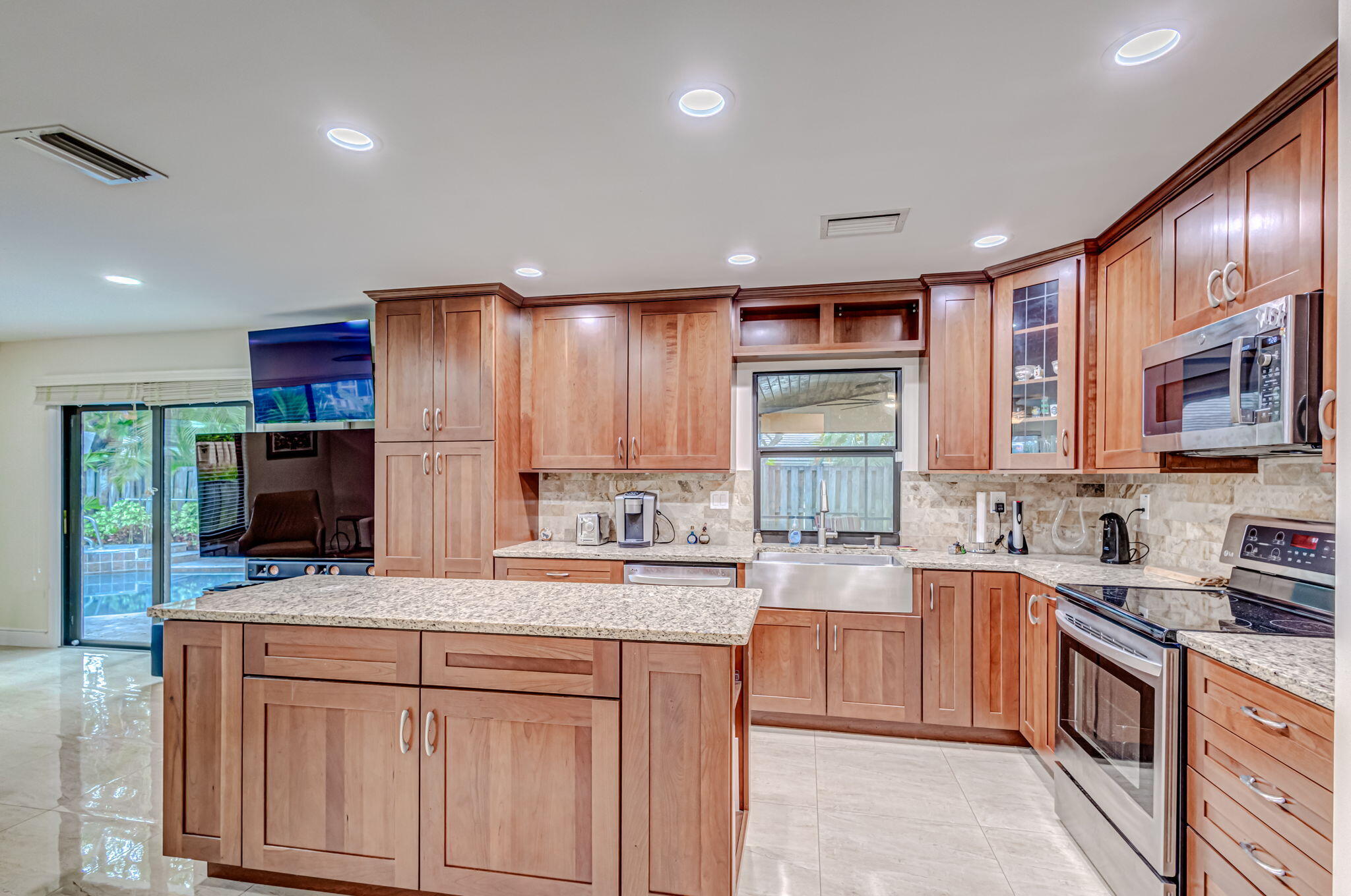 1 Bannock Road