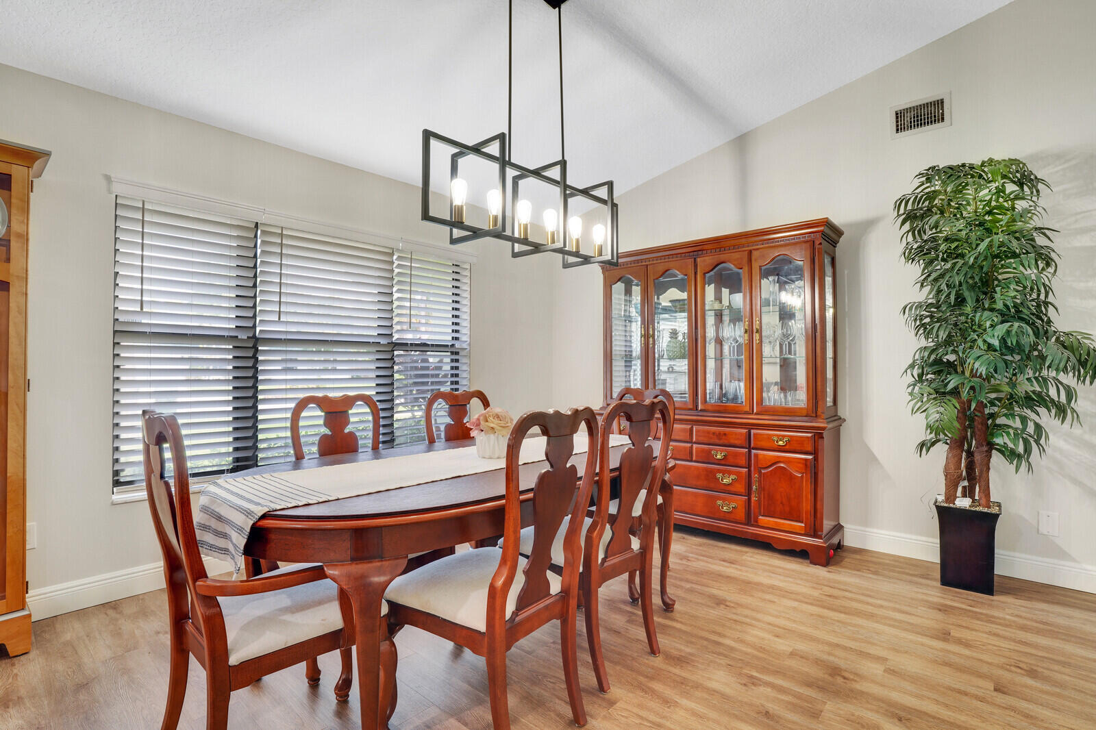 931 Citrus Place, Wellington