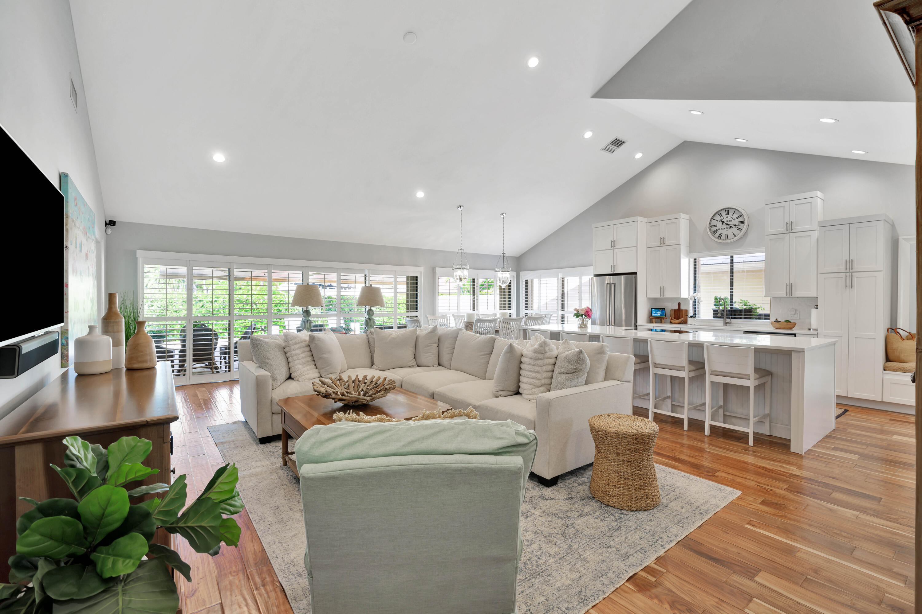 242 E River Park Drive