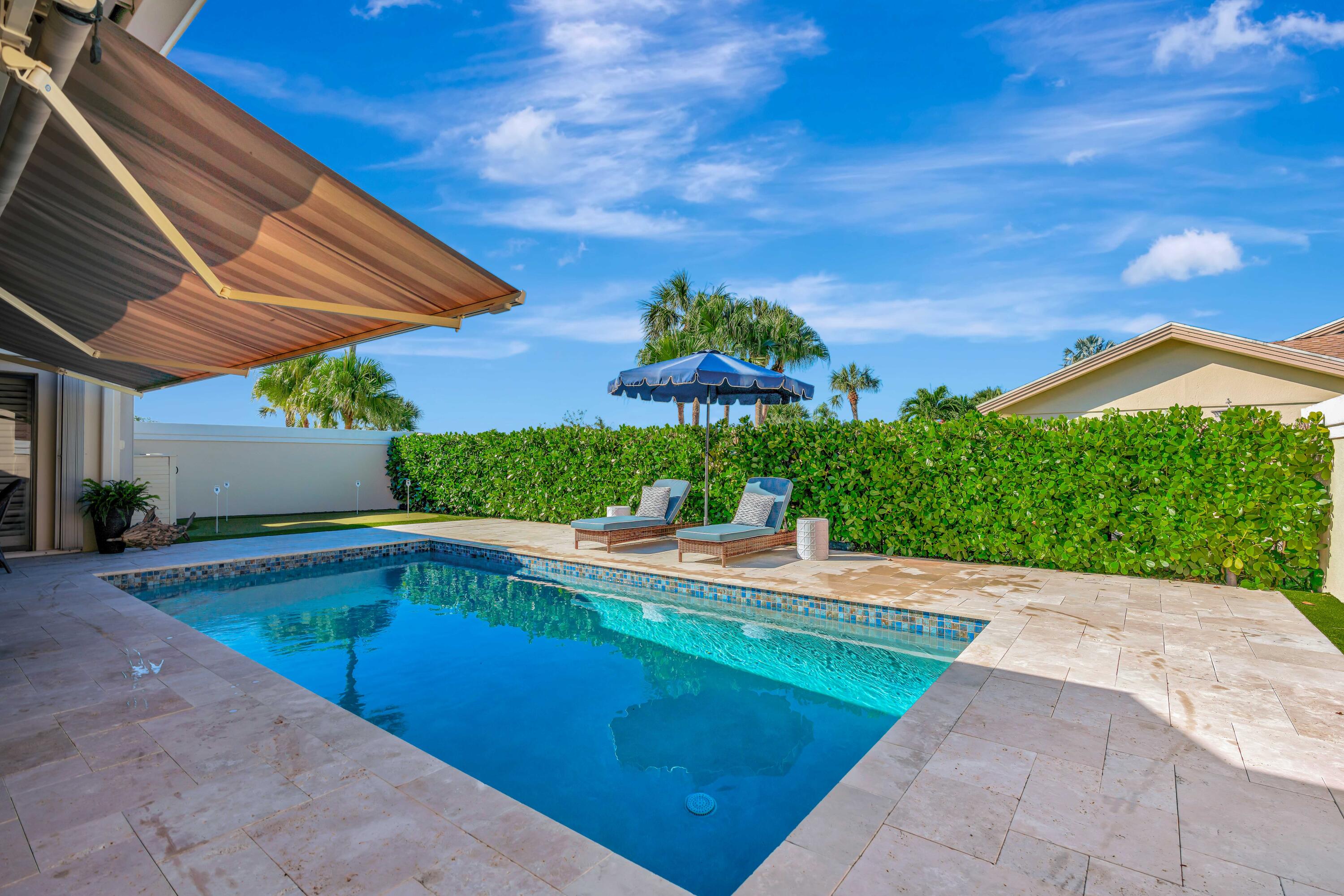 242 E River Park Drive