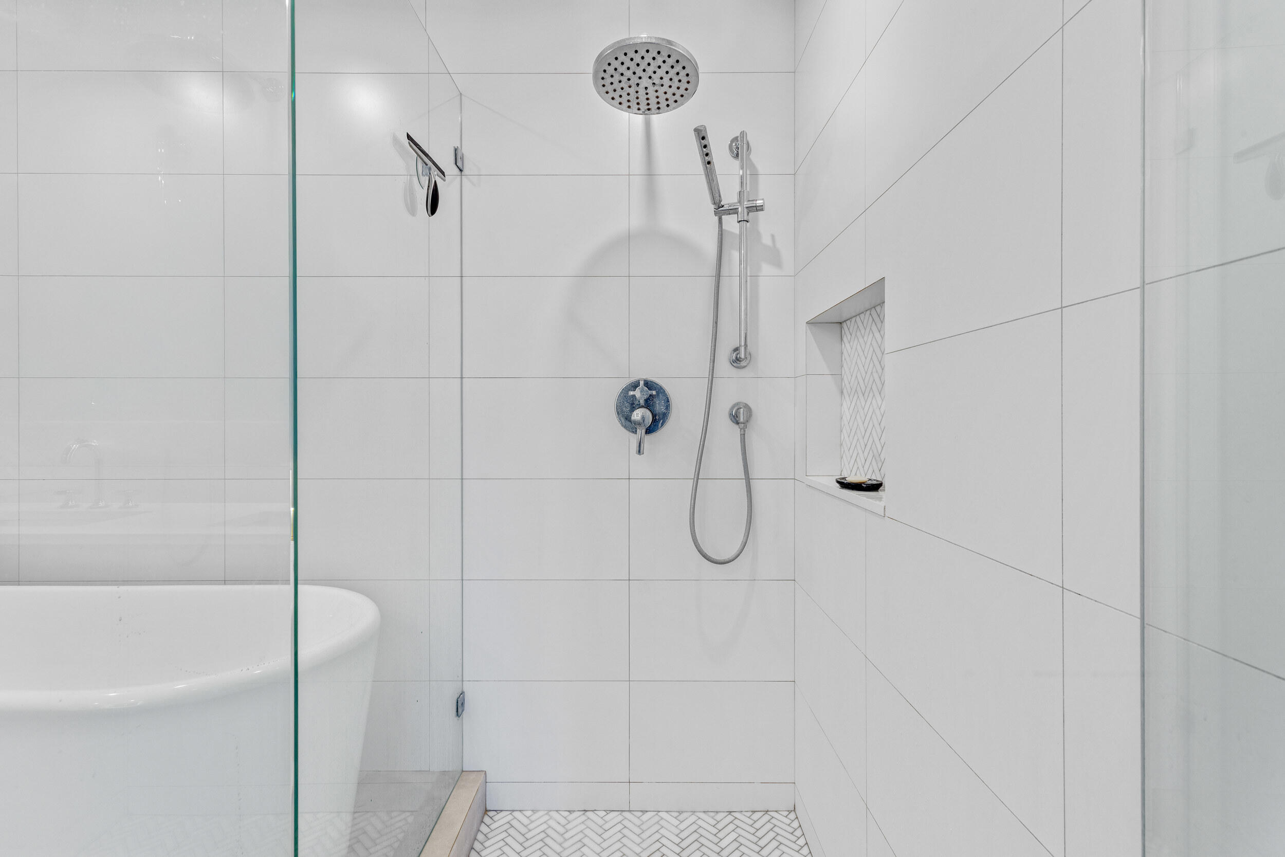 309 E Ocean Avenue 302