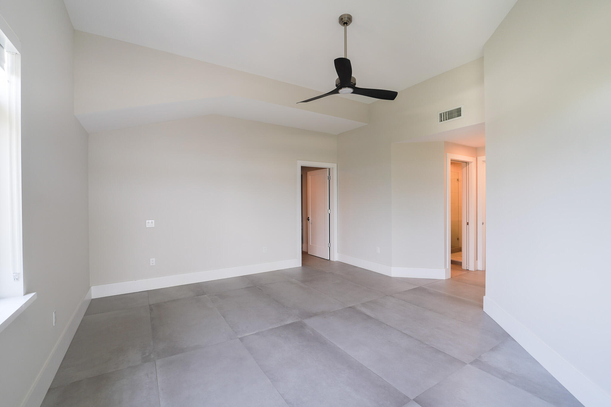 309 E Ocean Avenue 302