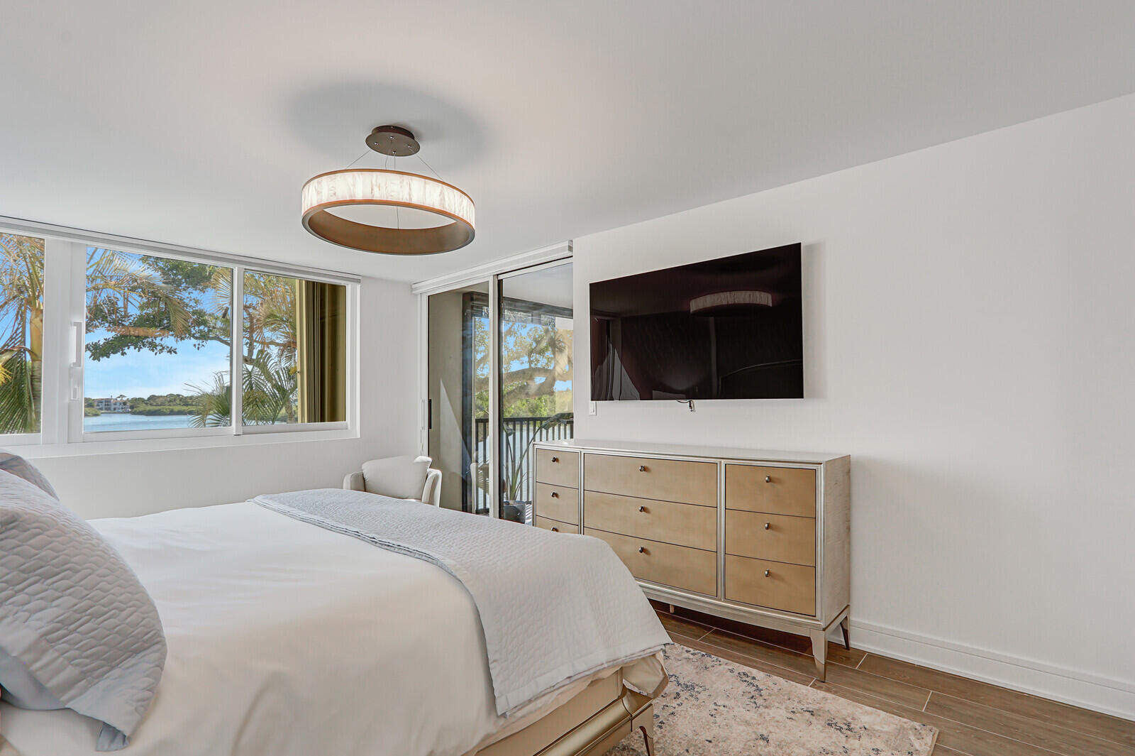 1000 N Us Highway 1 El201