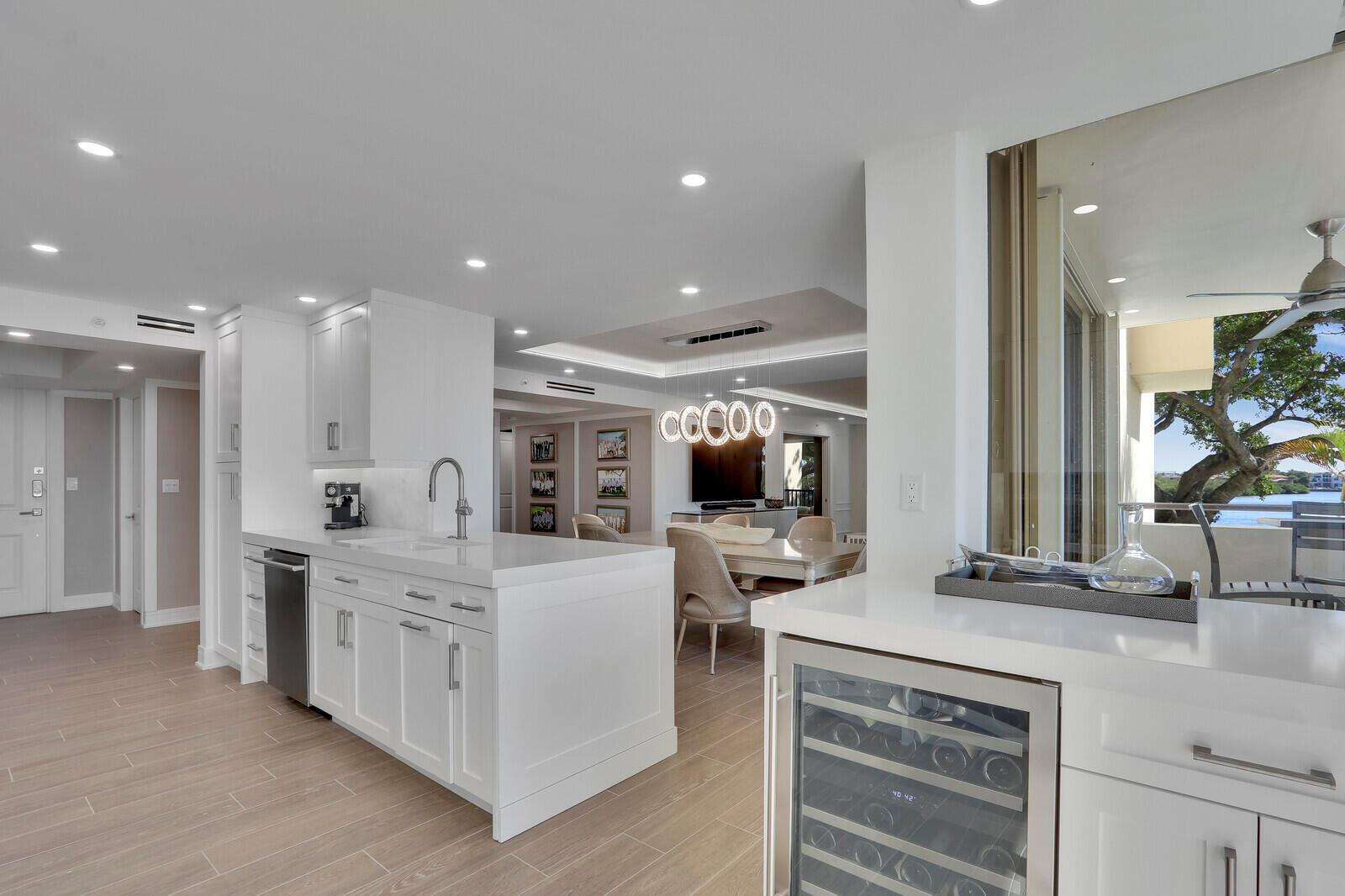 1000 N Us Highway 1 El201