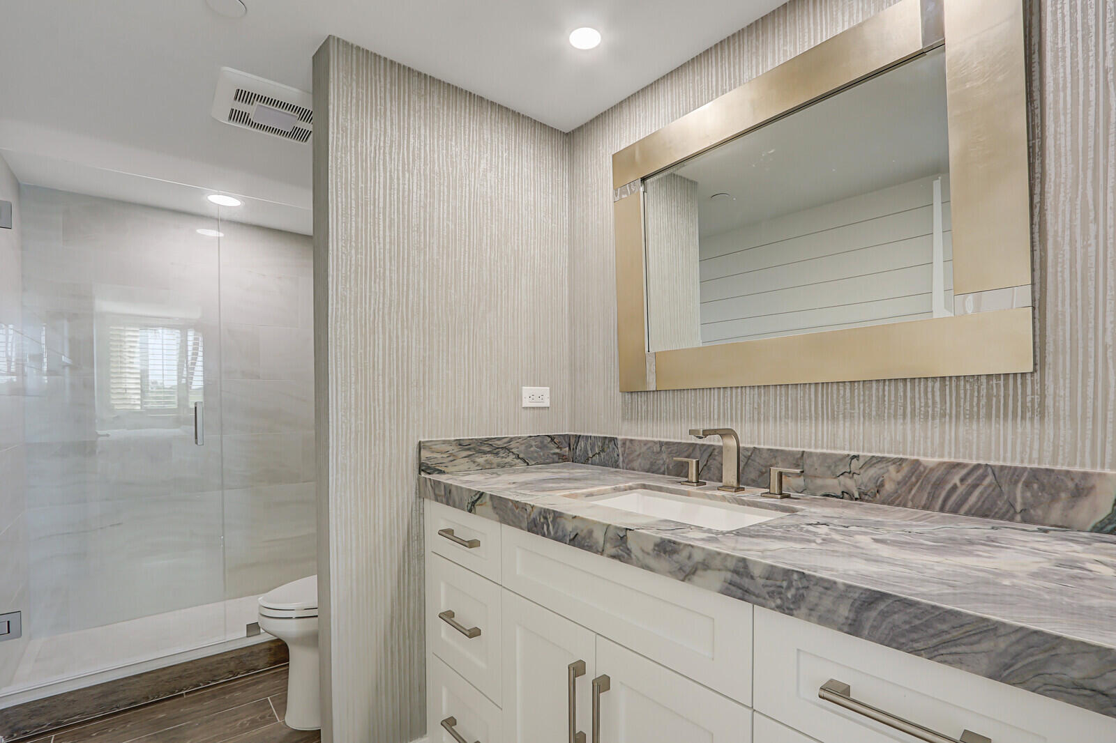 1000 N Us Highway 1 El201