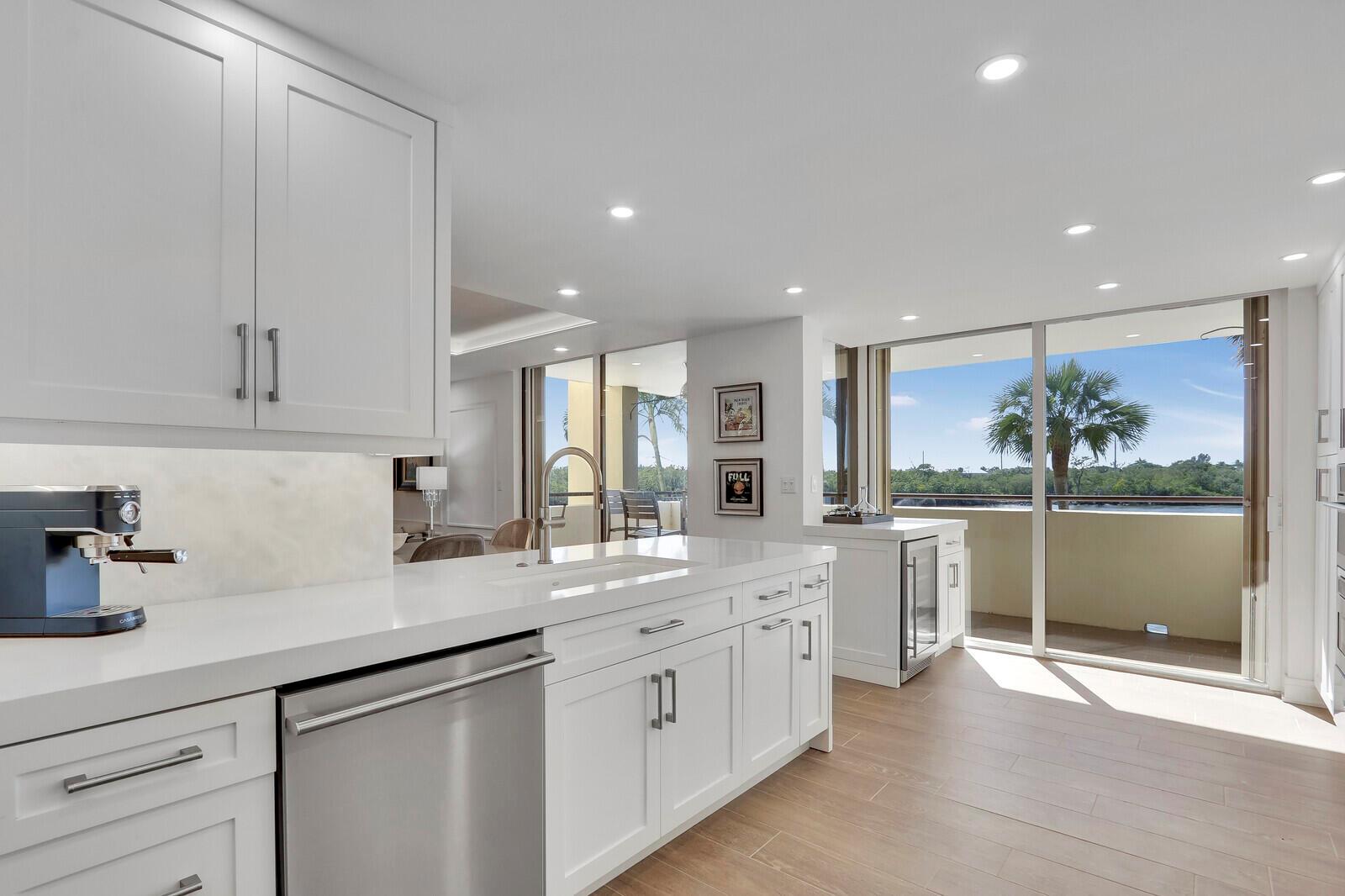 1000 N Us Highway 1 El201