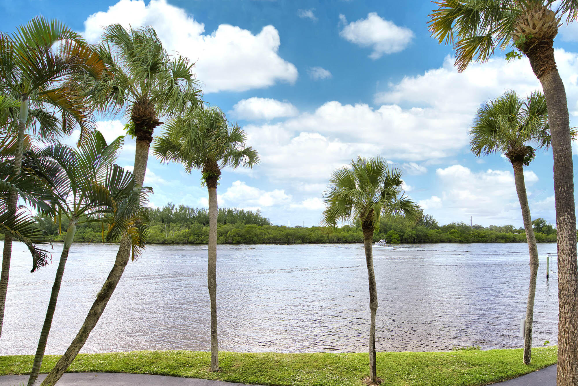 1000 N Us Highway 1 El201