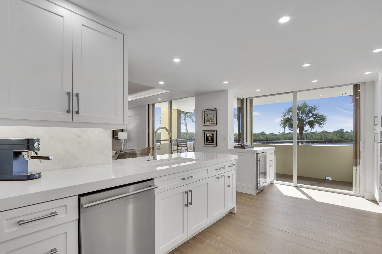 1000 N Us Highway 1 El201