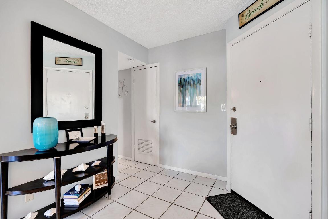 1605 S Us Highway 1 V6-205, Jupiter Unit: V6-205