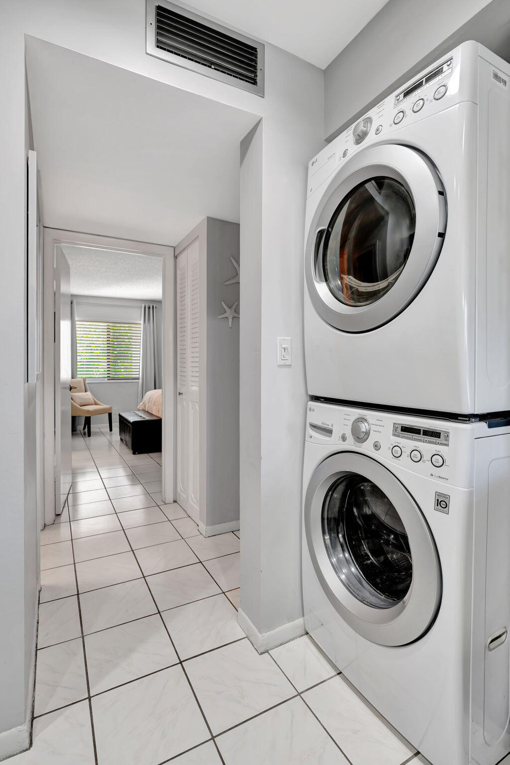 1605 S Us Highway 1 V6-205, Jupiter Unit: V6-205