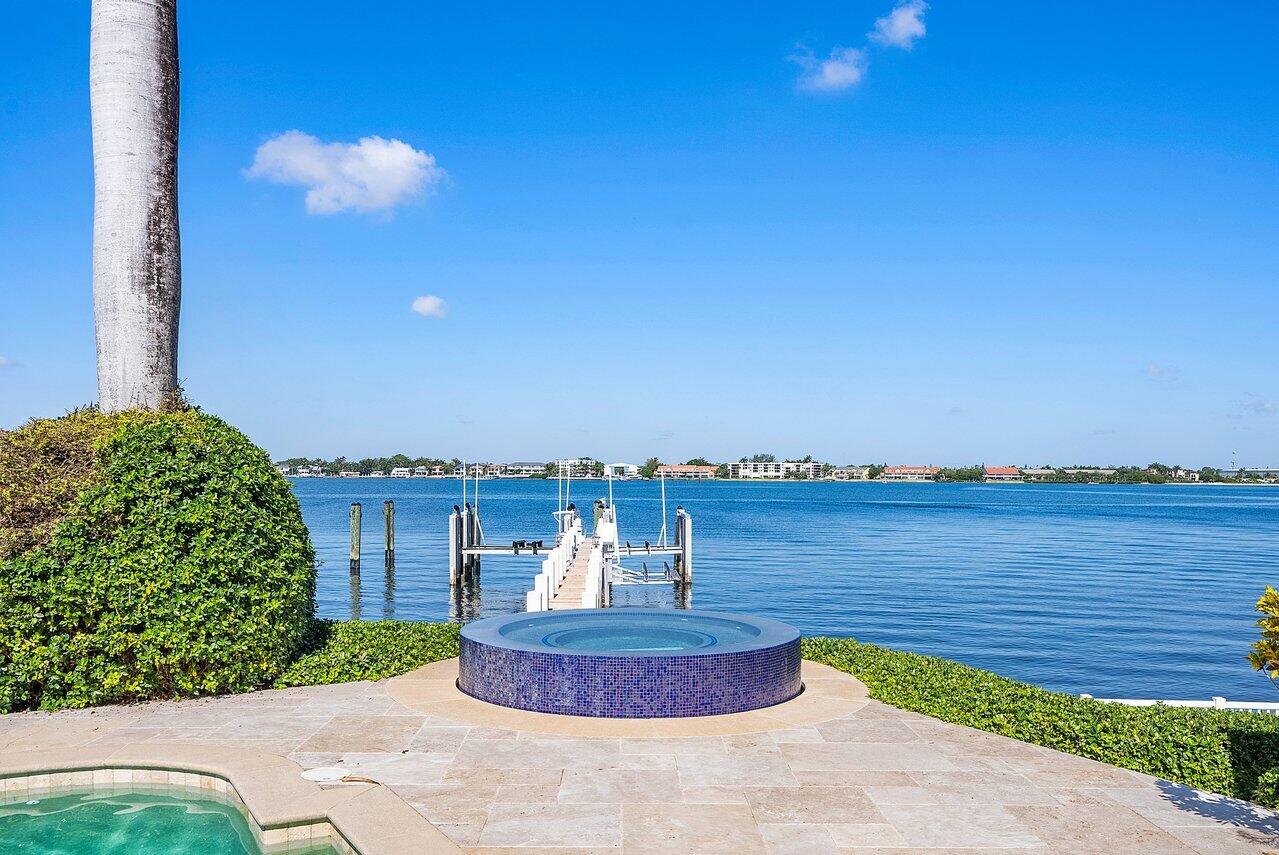 1880 S Ocean Boulevard, Manalapan